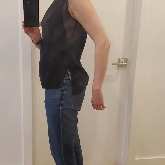 Eenvoud Black Sleeveless Top with mesh - Picture 6 of 6